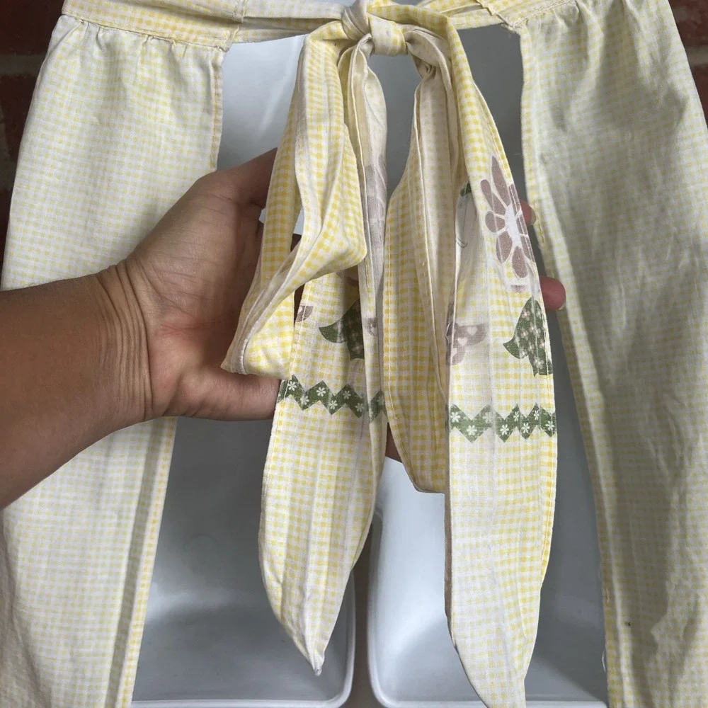 VTG Yellow Gingham Half Apron Floral Mid Century Cottage Farmhouse Primitive